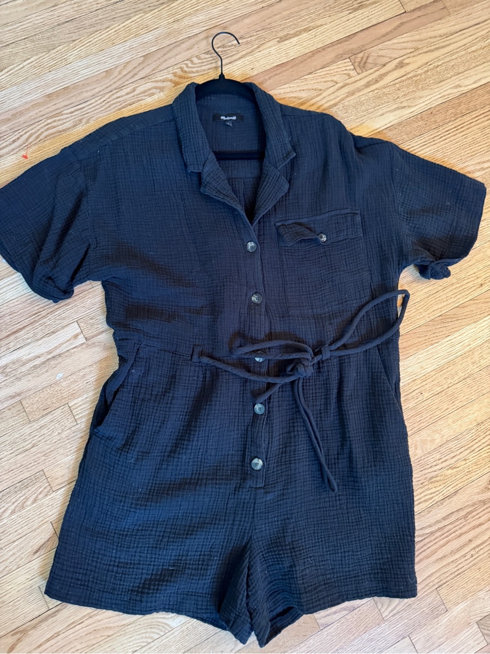 Madewell Black Short-Sleeve Romper belted - L